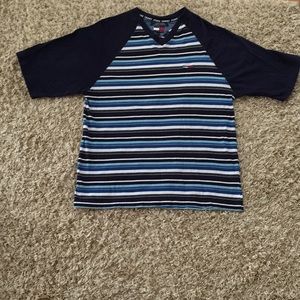 Tommy Hilfiger V-Neck Tee/T-Shirt Large